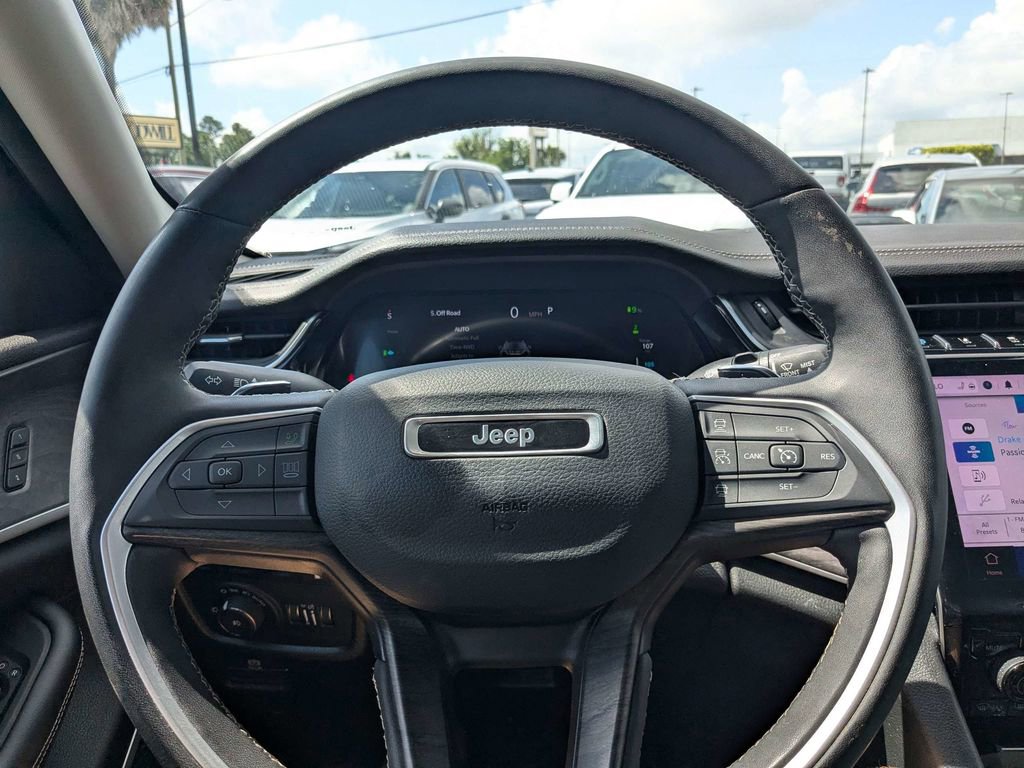 Used 2024 Jeep Grand Cherokee Limited 4xe AWD/4WD image 23