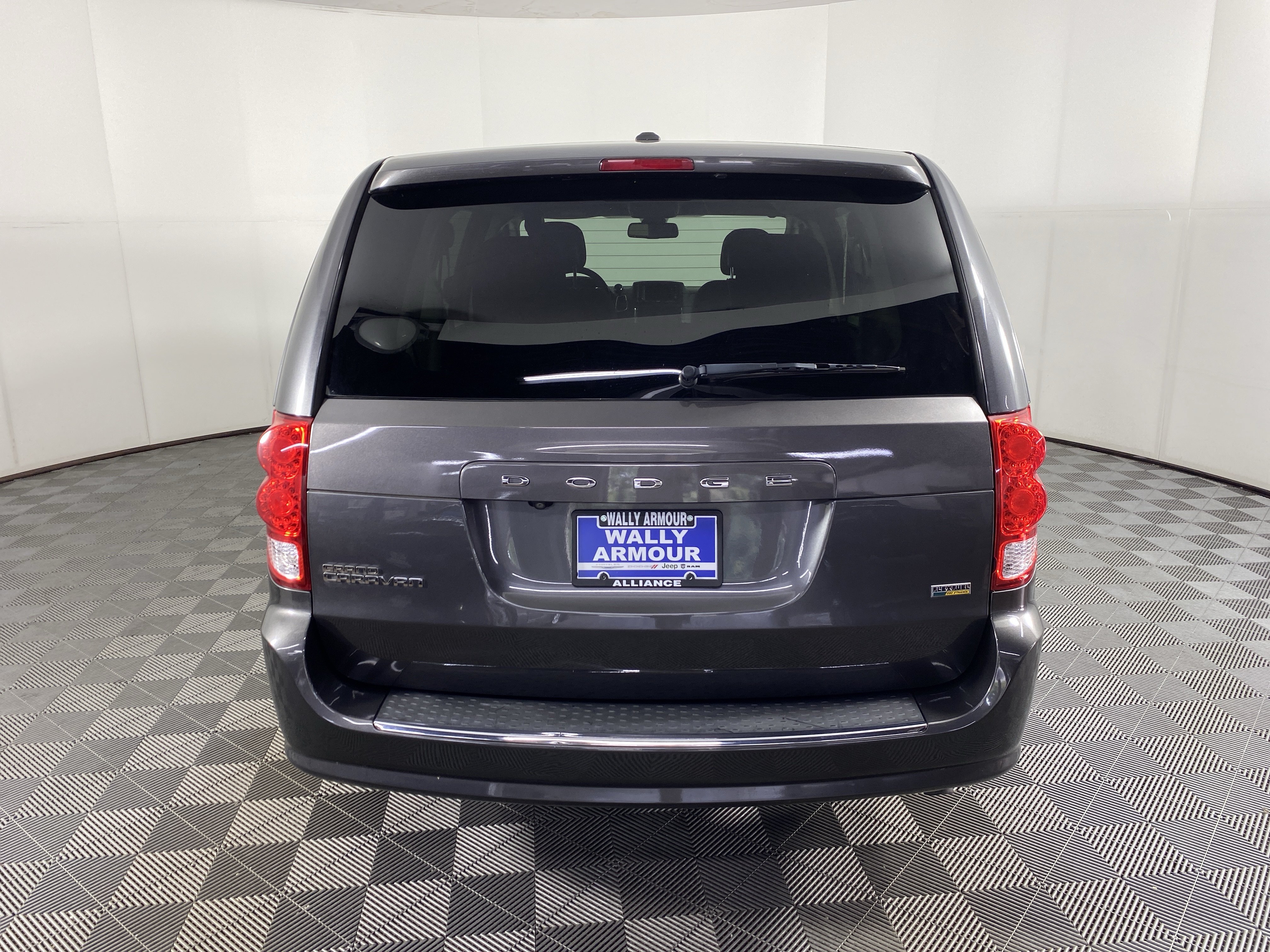 Used 2019 Dodge Grand Caravan SE w/ UConnect Hands-Free Group FWD image 7