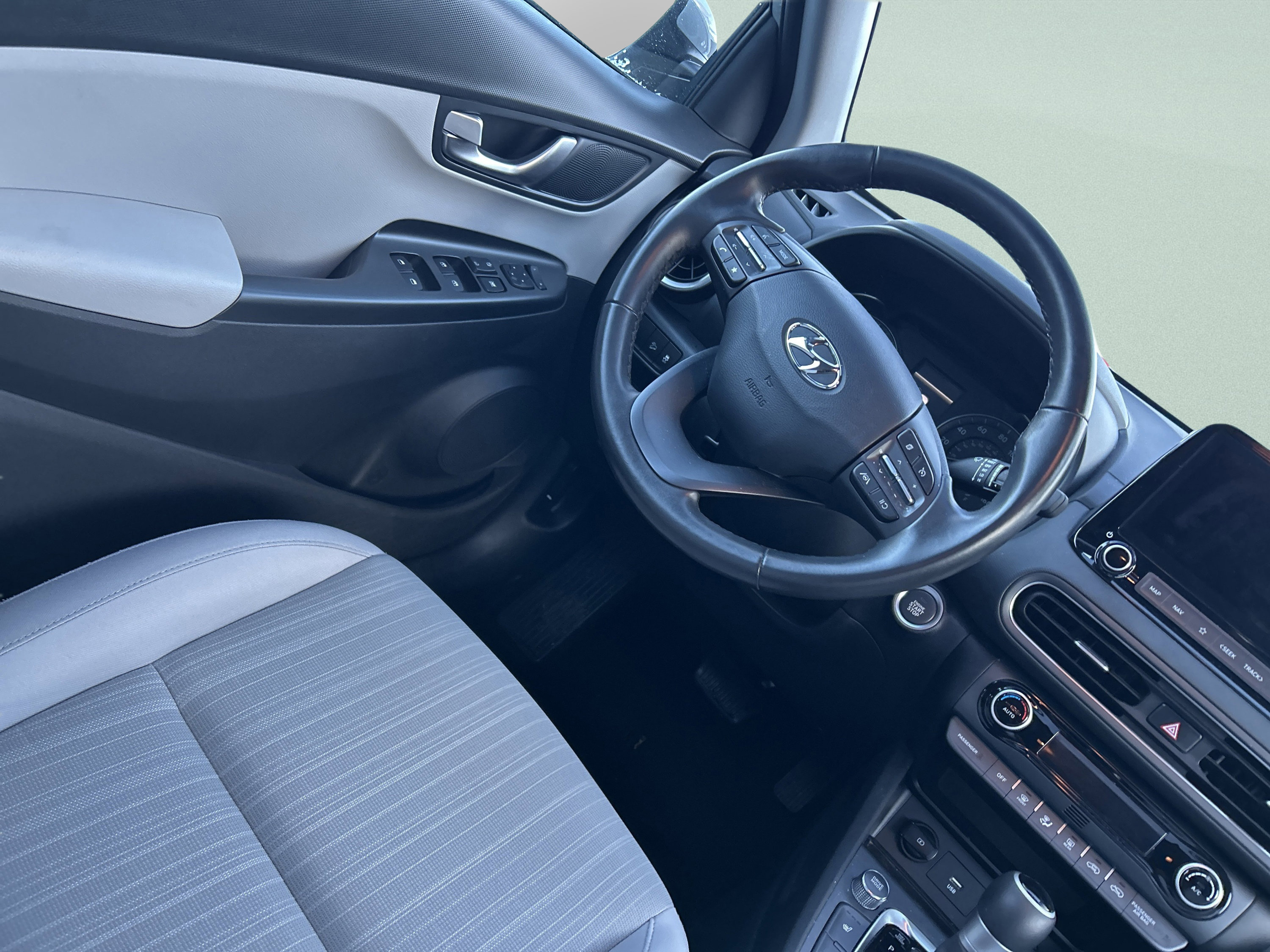 Used 2023 Hyundai Kona SEL w/ Convenience Package image 27