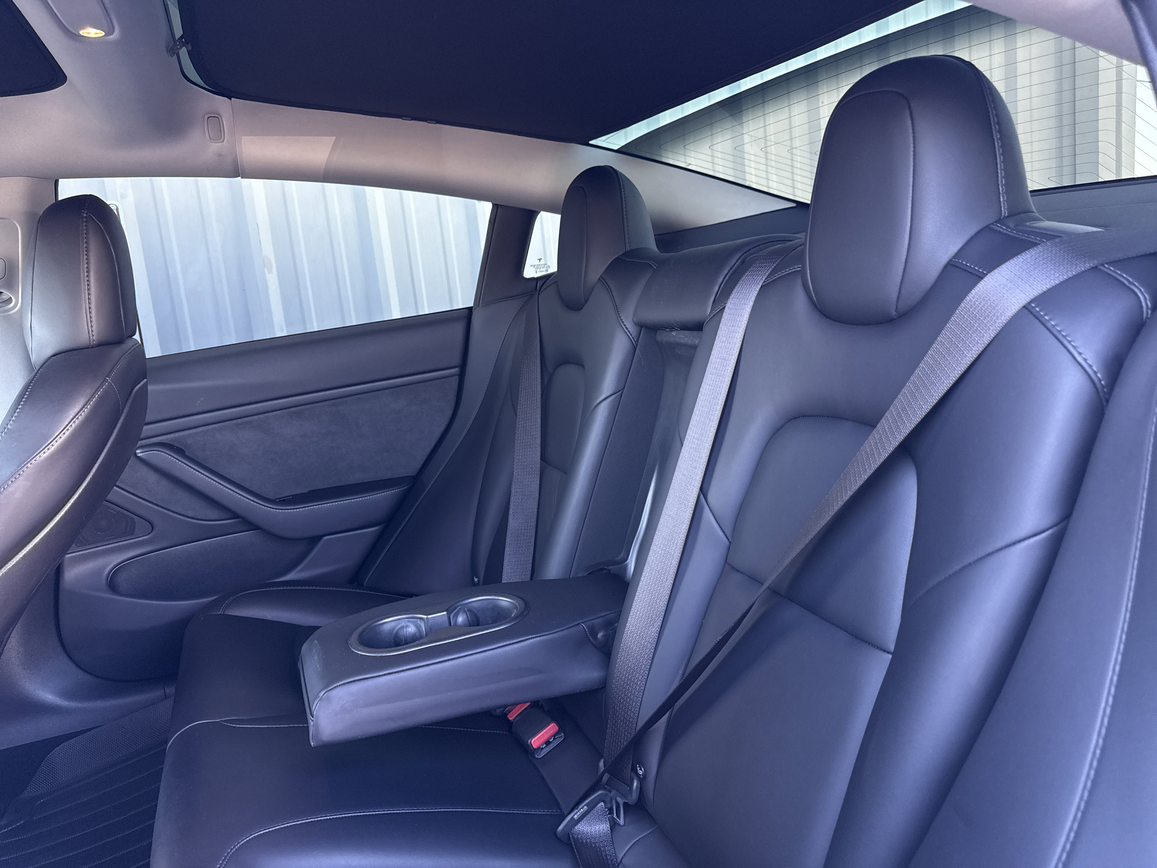 Used 2018 Tesla Model 3 Long Range image 32