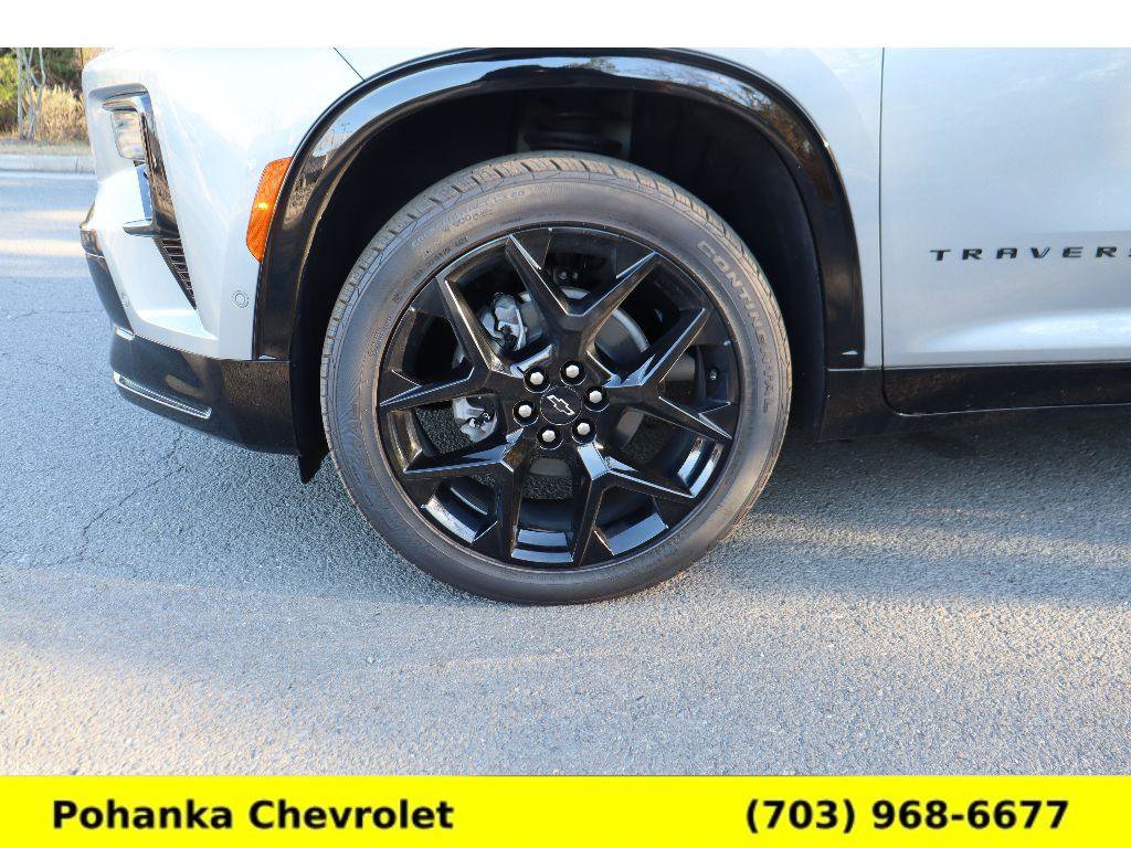 Used 2024 Chevrolet Traverse RS image 38