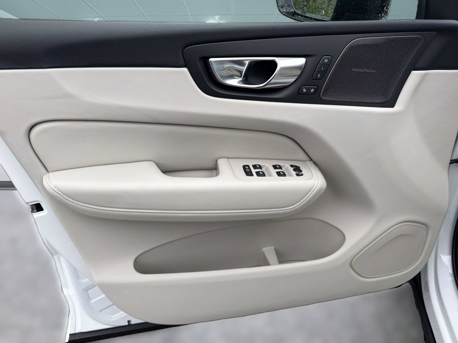New 2027 Volvo XC60 B5 Ultra AWD/4WD image 13