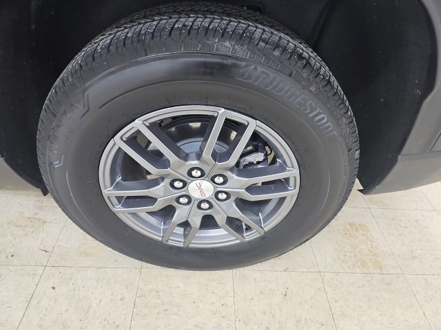Used 2025 GMC Acadia Elevation image 12