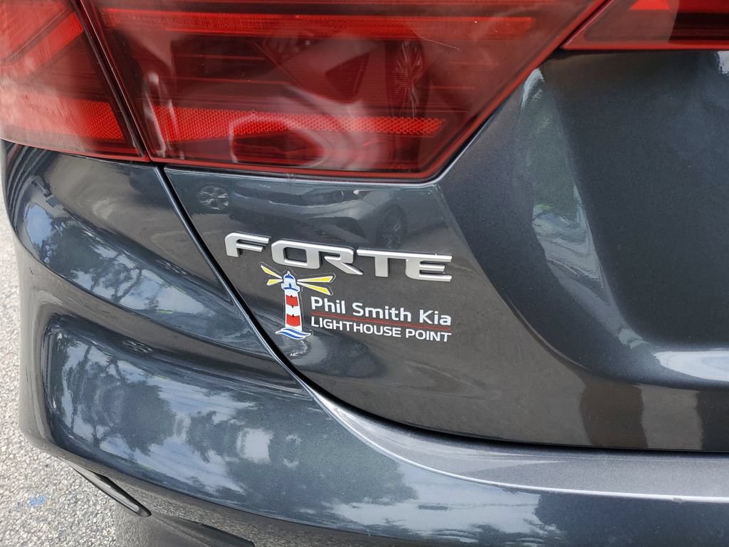 Used 2023 Kia Forte LXS FWD image 7