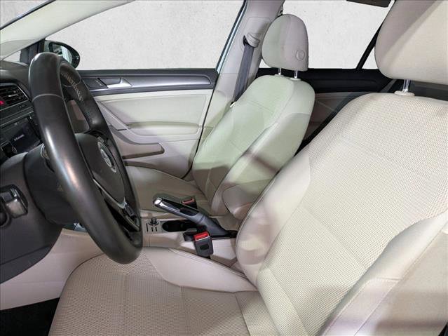 Used 2019 Volkswagen Golf S image 17
