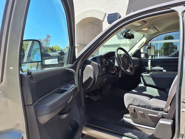 Used 2009 Chevrolet Silverado 2500 LT w/ Exterior Plus Package AWD/4WD image 13