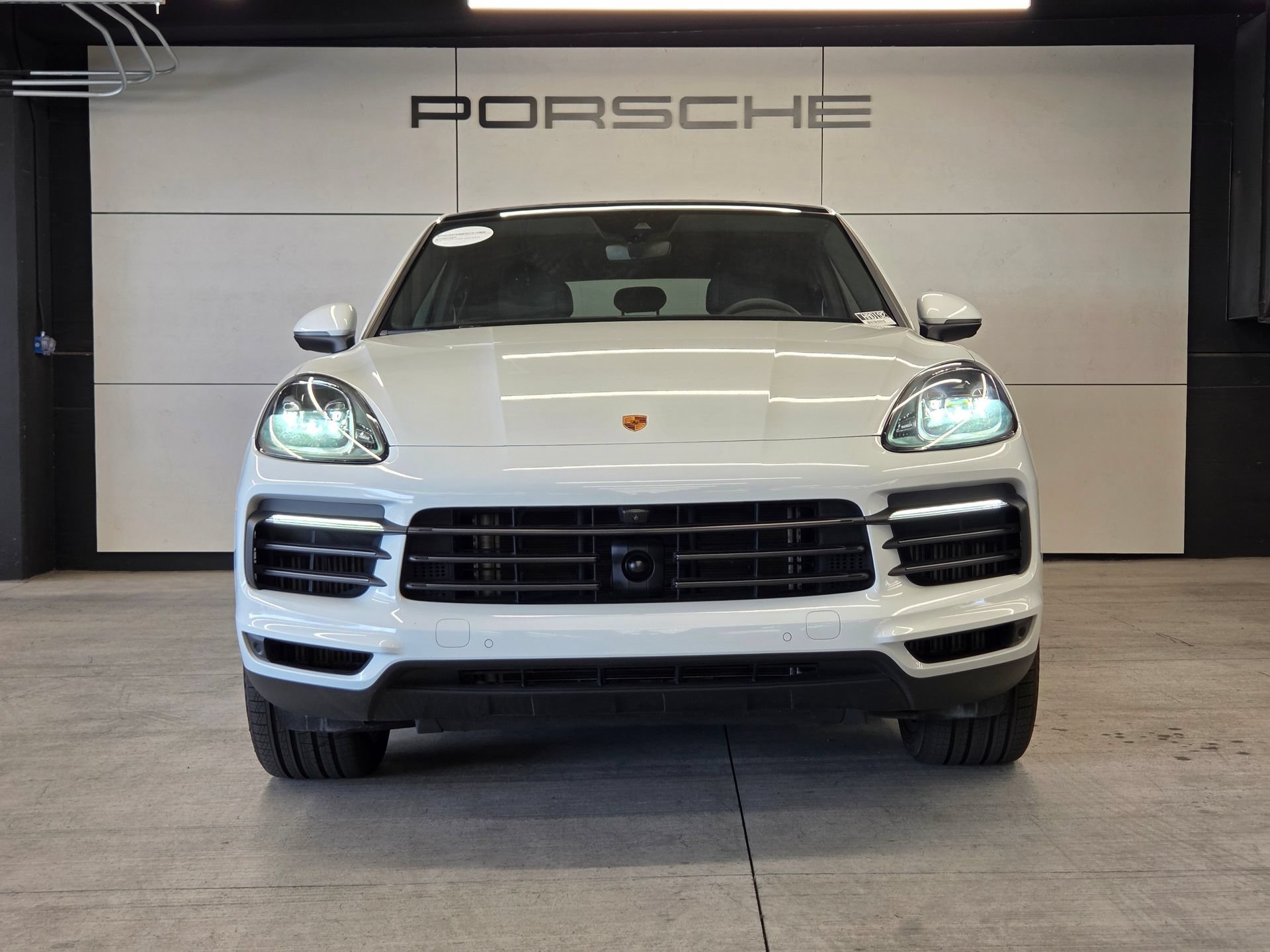 Certified 2023 Porsche Cayenne Coupe AWD/4WD image 28