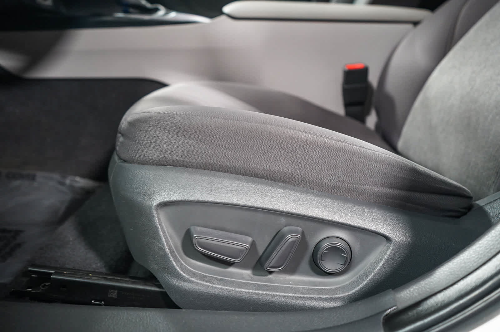 Certified 2020 Toyota Camry LE FWD image 19