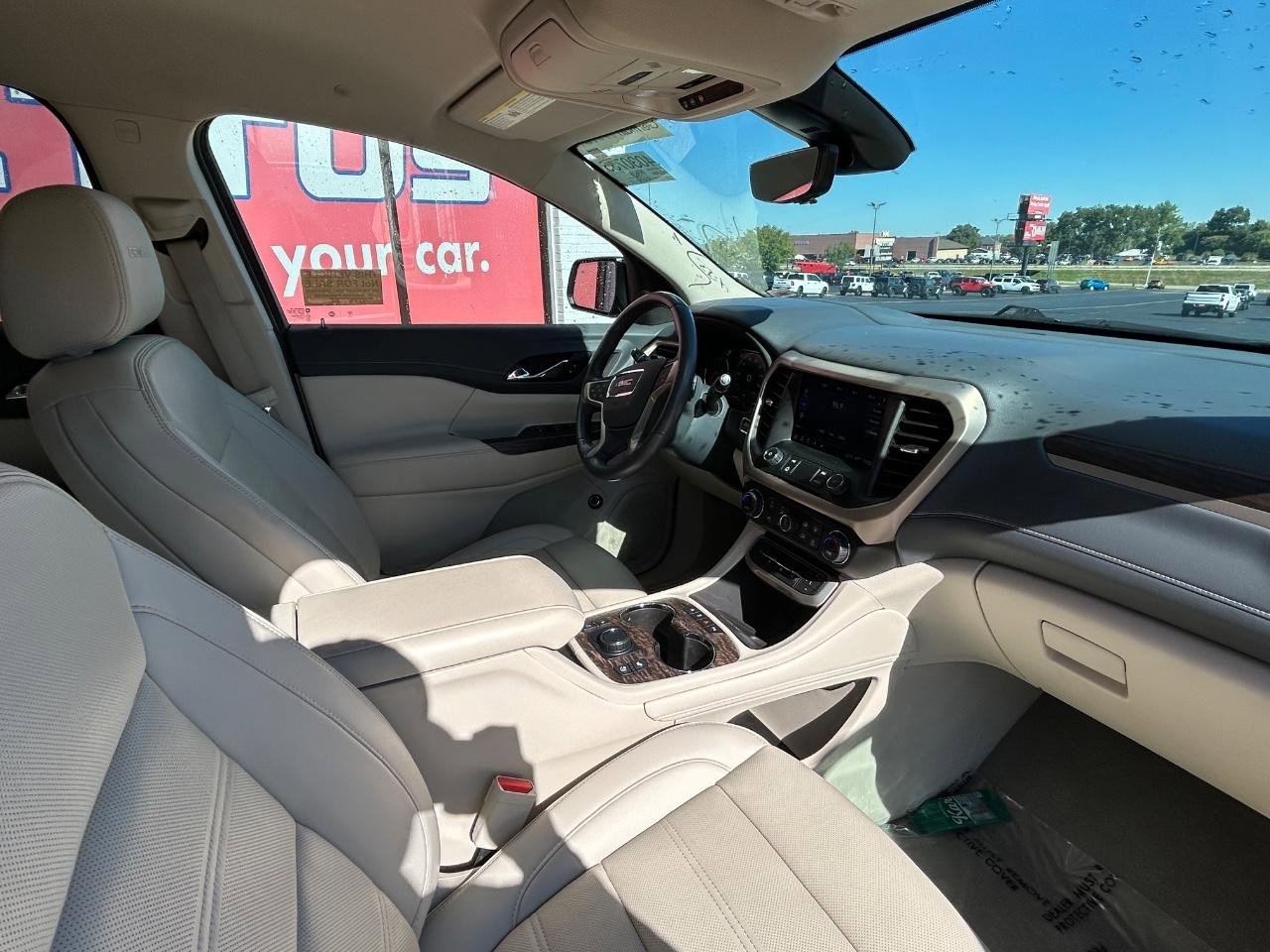 Used 2021 GMC Acadia Denali w/ Denali Technology Package image 9