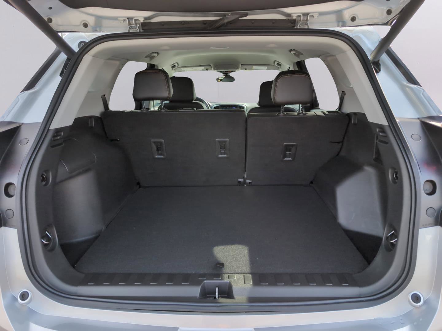 Used 2021 GMC Terrain SLT image 29