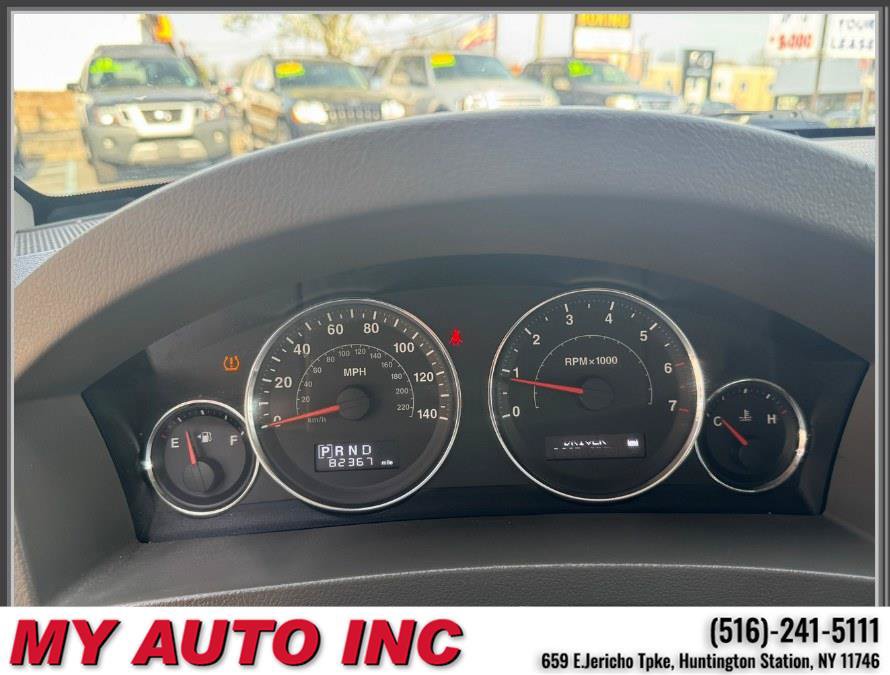 Used 2010 Jeep Grand Cherokee Laredo AWD/4WD image 18