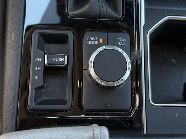 Used 2024 Toyota Tundra Limited AWD/4WD image 23