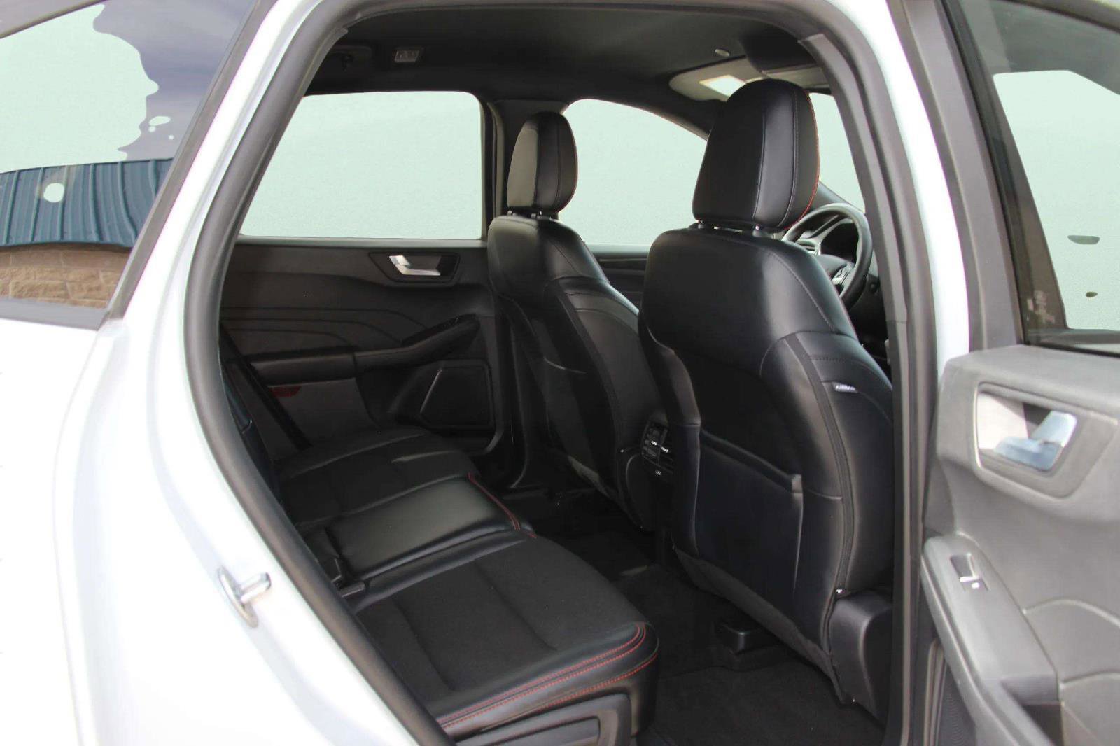 Used 2025 Ford Escape ST-Line image 29