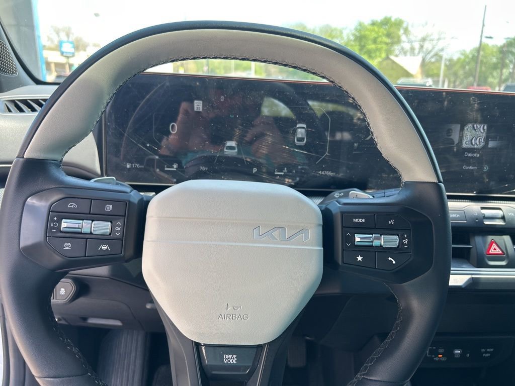 Used 2025 Kia K4 GT-Line w/ GT-Line Sunroof Package image 9