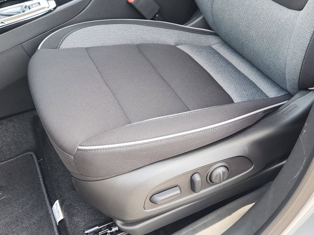 New 2026 Chevrolet TrailBlazer LT w/ Convenience Package FWD image 18
