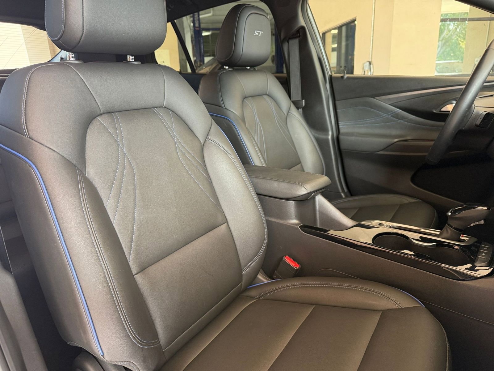 Used 2025 Buick Envista Sport Touring image 30