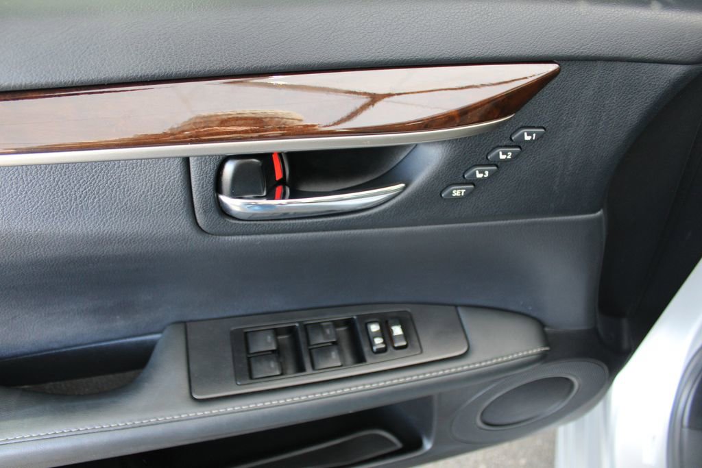 Used 2014 Lexus ES 350 w/ Luxury Package image 22