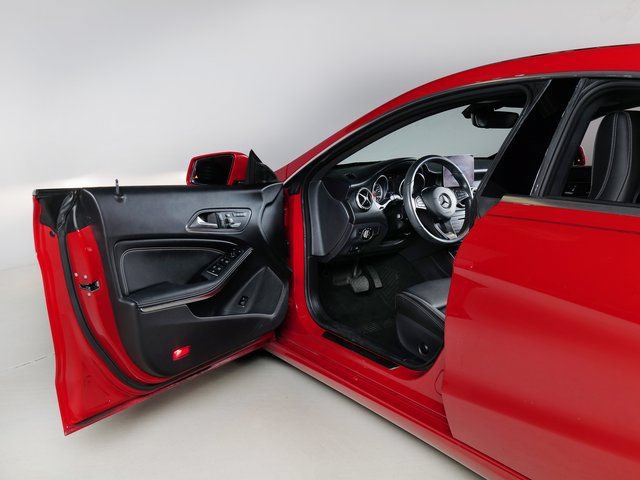 Used 2019 Mercedes-Benz CLA 250 4MATIC image 25