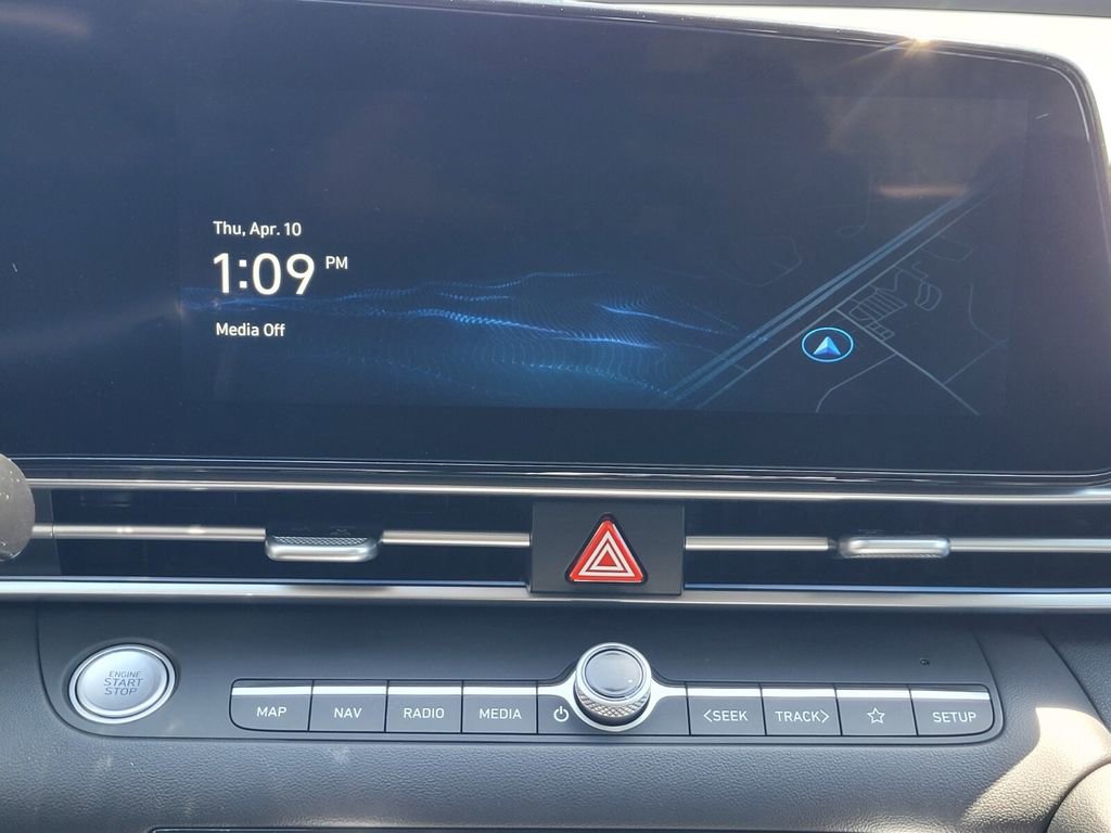 New 2025 Hyundai Elantra SEL image 19