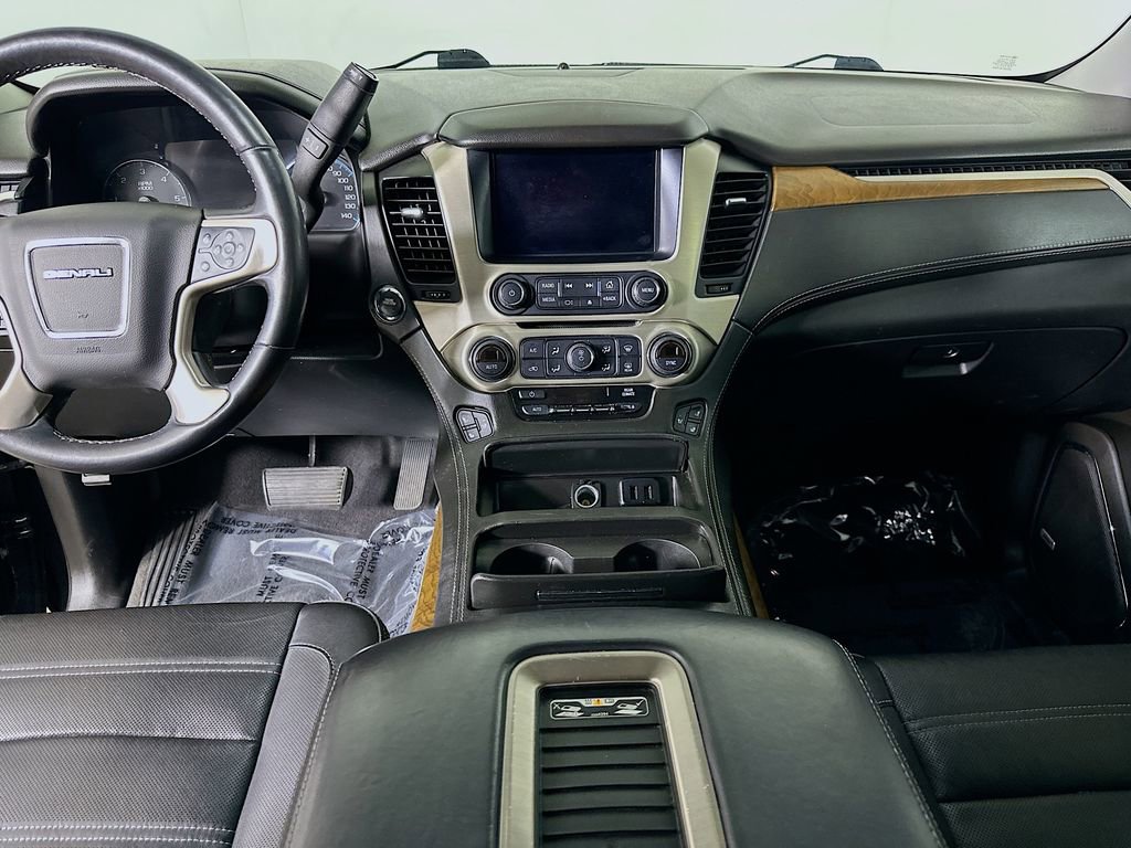 Used 2020 GMC Yukon Denali w/ Denali Ultimate Package image 18