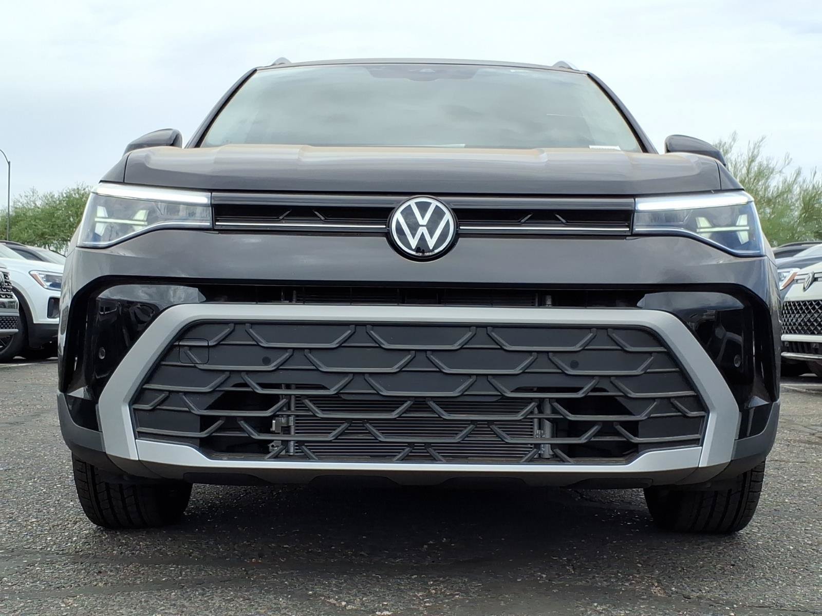 New 2026 Volkswagen Taos SE FWD image 2