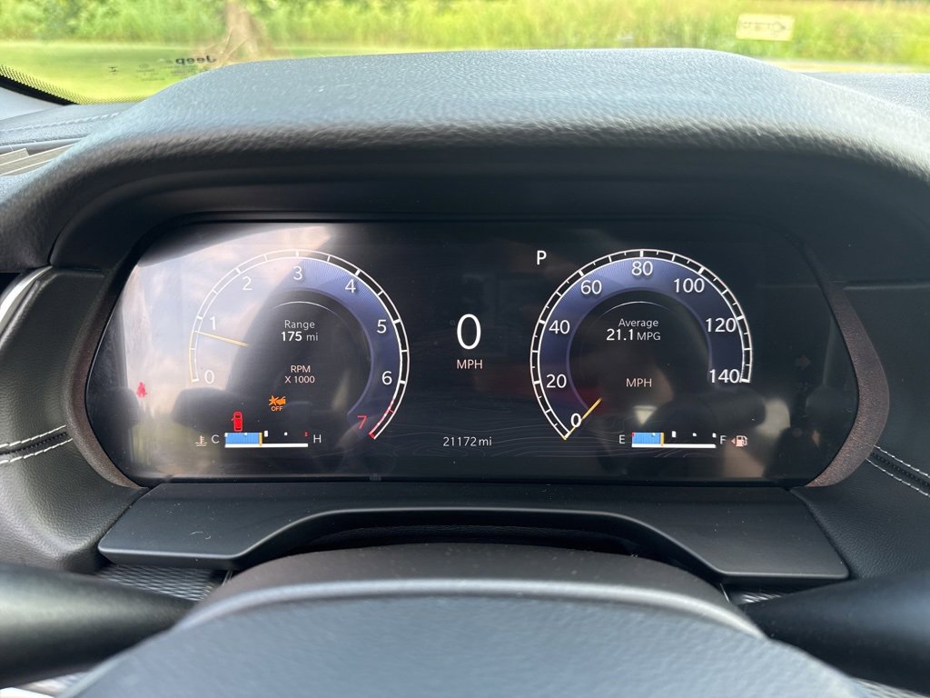 Used 2024 Jeep Grand Cherokee Altitude image 15