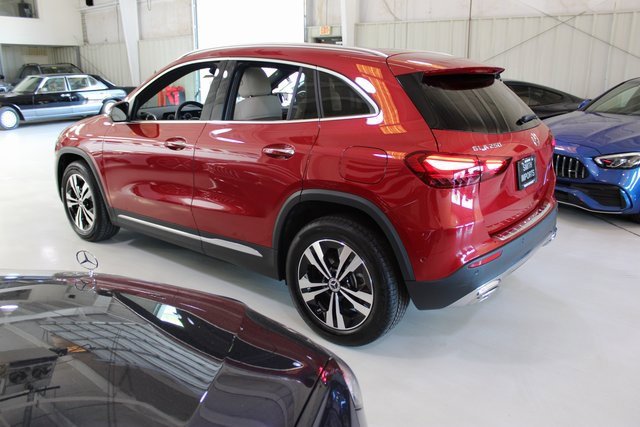 Used 2024 Mercedes-Benz GLA 250 w/ Exclusive Package image 47
