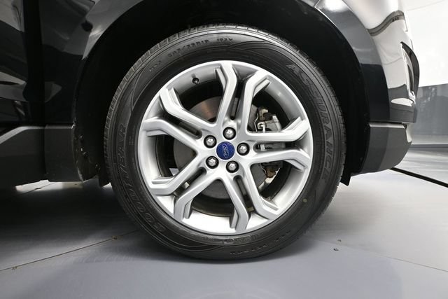 Used 2016 Ford Edge Titanium w/ Technology Package AWD/4WD image 11