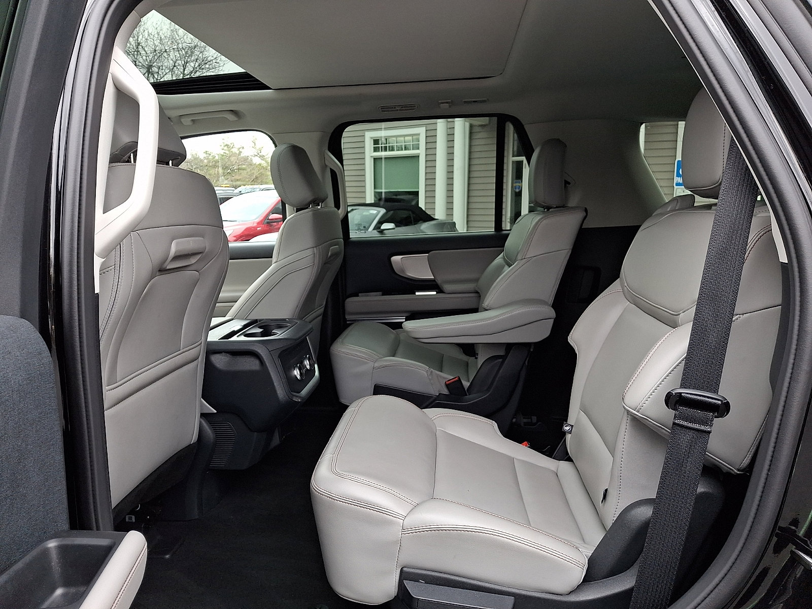 Certified 2025 Ford Expedition Active AWD/4WD image 11