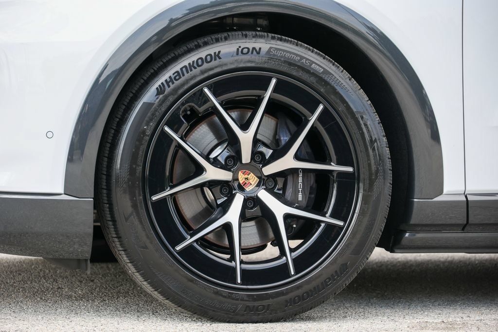 New 2026 Porsche Cayenne Electric AWD/4WD image 45