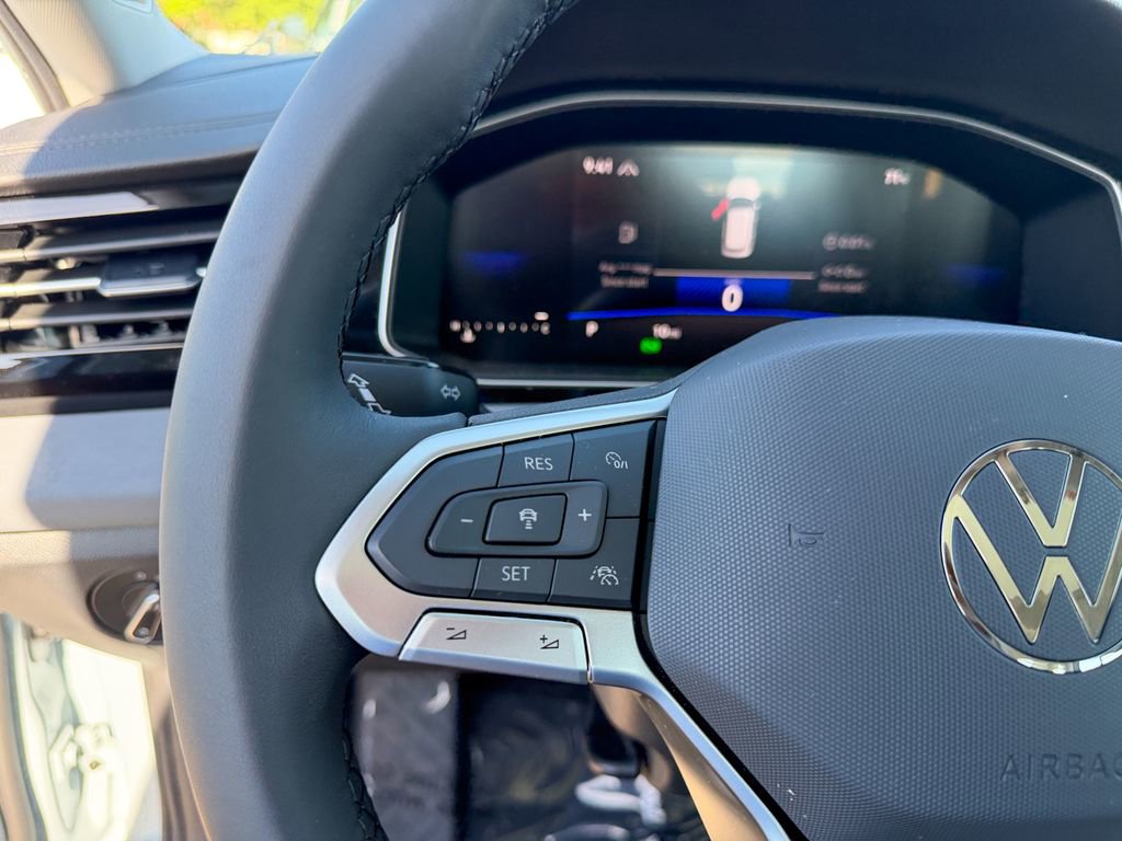 New 2026 Volkswagen Jetta SE FWD image 17