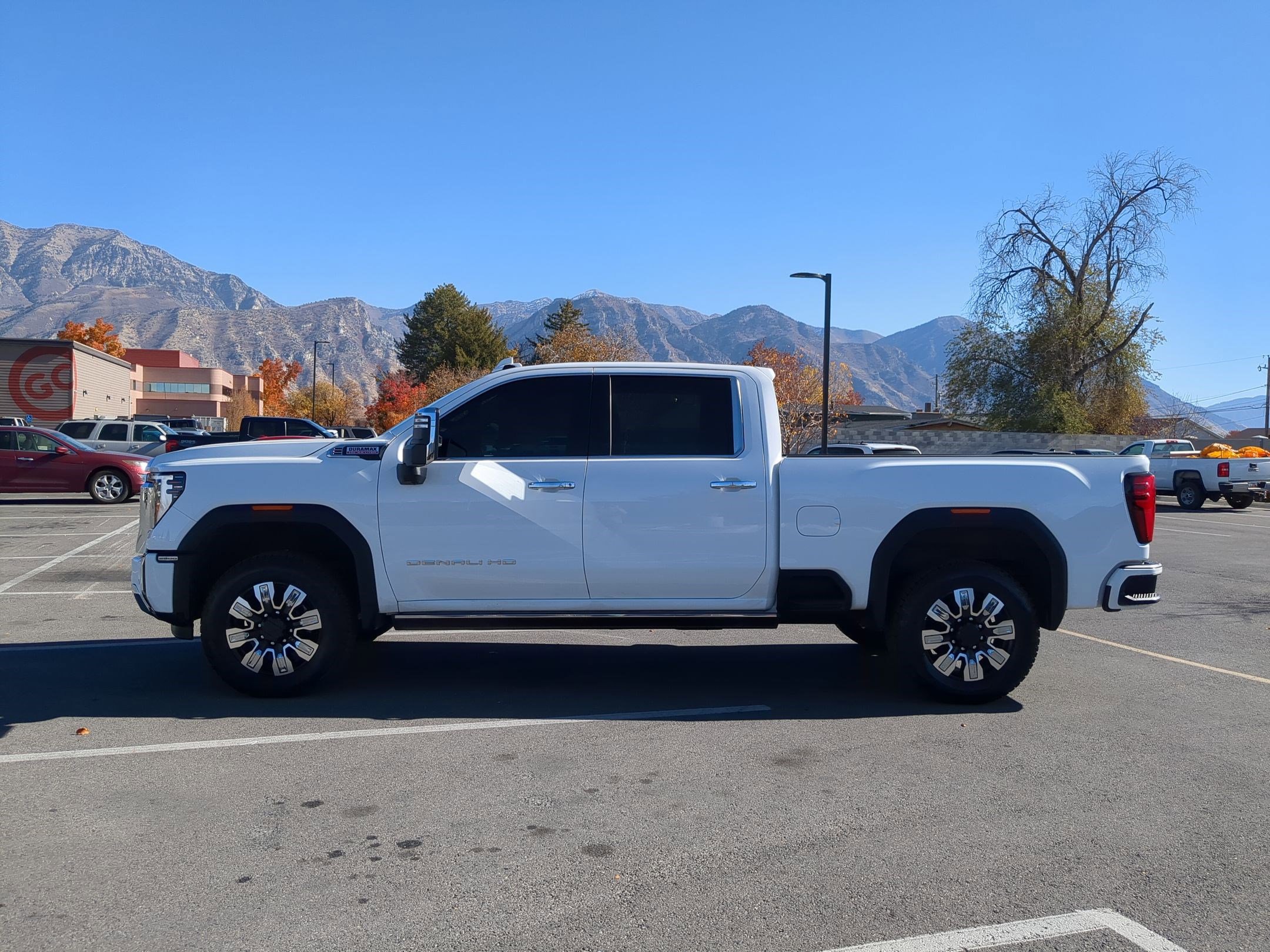 Used 2024 GMC Sierra 2500 Denali image 9