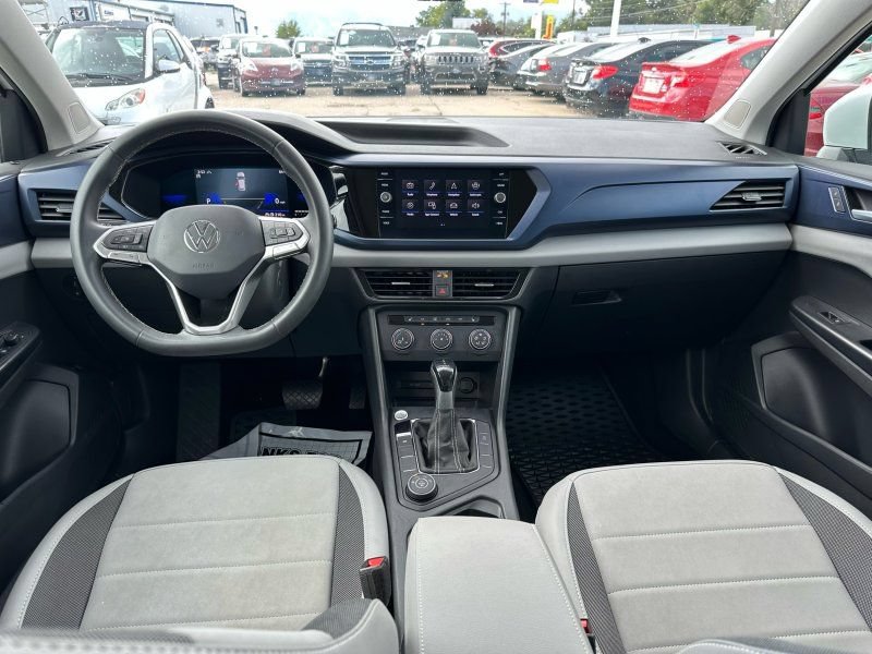 Used 2022 Volkswagen Taos SE w/ Panoramic Sunroof Package AWD/4WD image 30