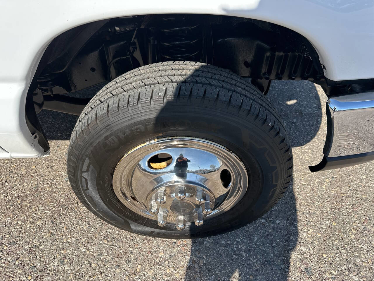 Used 2017 Ford E-350 and Econoline 350 Super Duty w/ Exterior Upgrade Package image 9