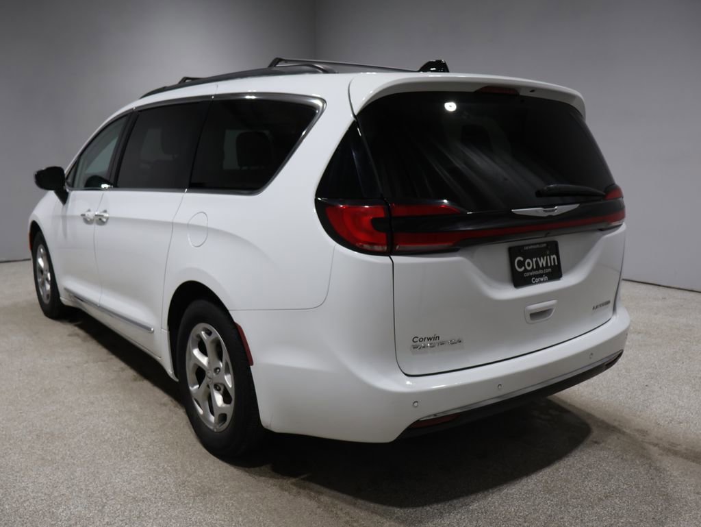 Certified 2023 Chrysler Pacifica Limited image 6