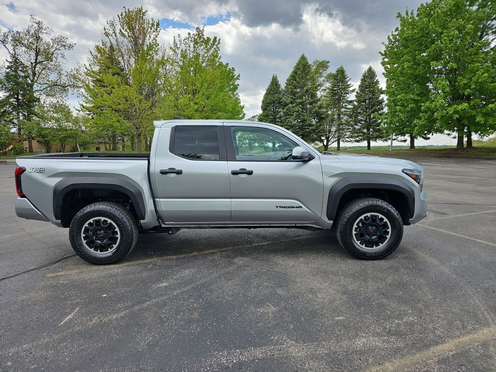 Used 2024 Toyota Tacoma TRD Off-Road AWD/4WD image 7