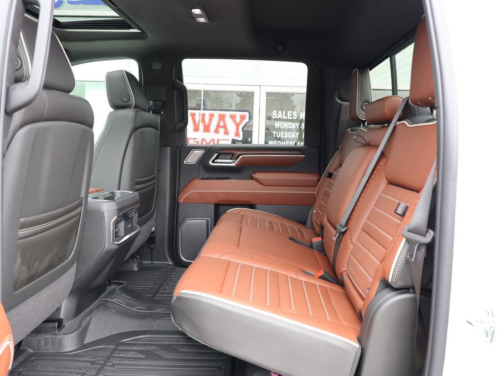 New 2026 GMC Sierra 3500 Denali Ultimate w/ LPO, Black Badging Package AWD/4WD image 29