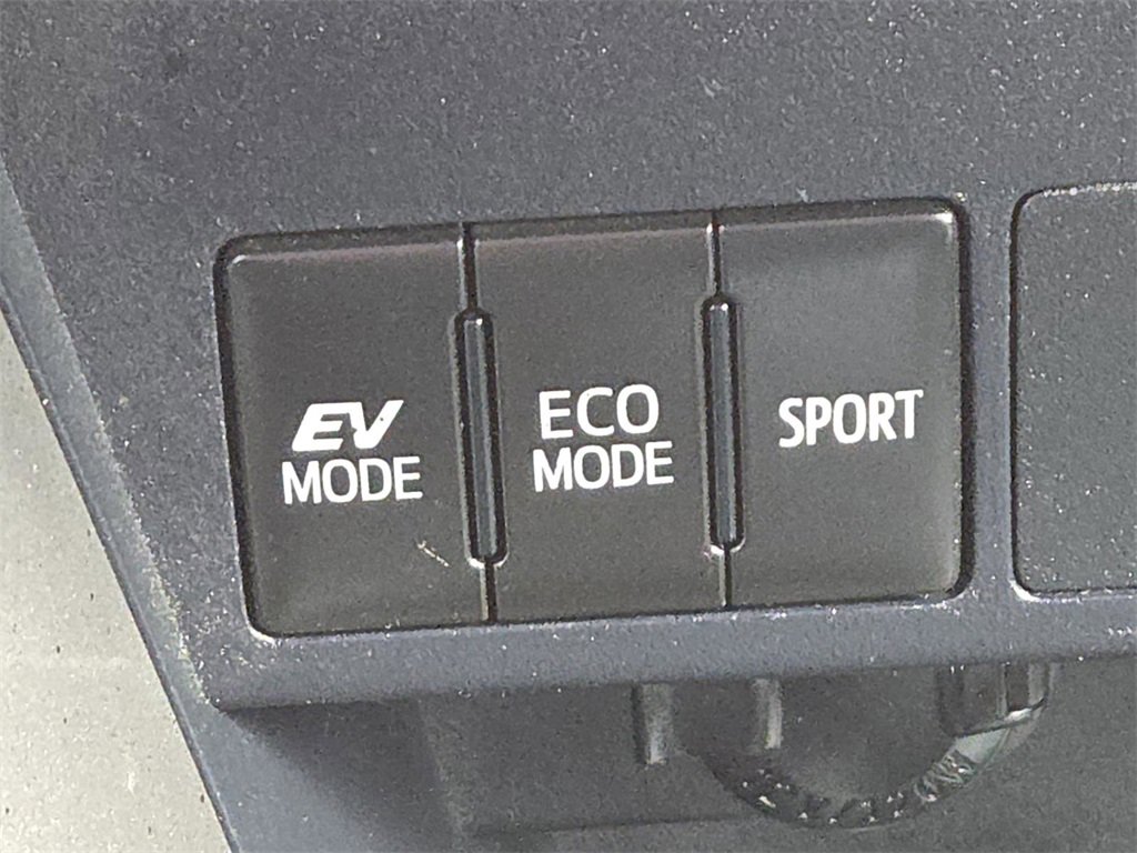 Used 2017 Toyota RAV4 XLE w/ All Weather Liner Package image 5