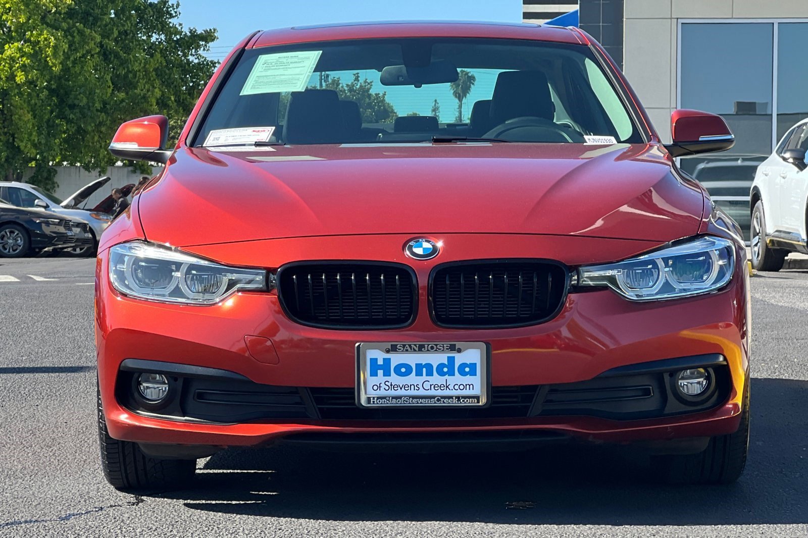 Used 2018 BMW 320i xDrive Sedan AWD/4WD image 5
