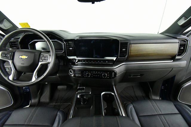 Used 2024 Chevrolet Silverado 1500 High Country w/ Technology Package image 18