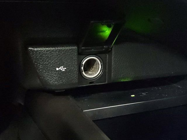 Used 2022 Toyota Camry XSE image 29