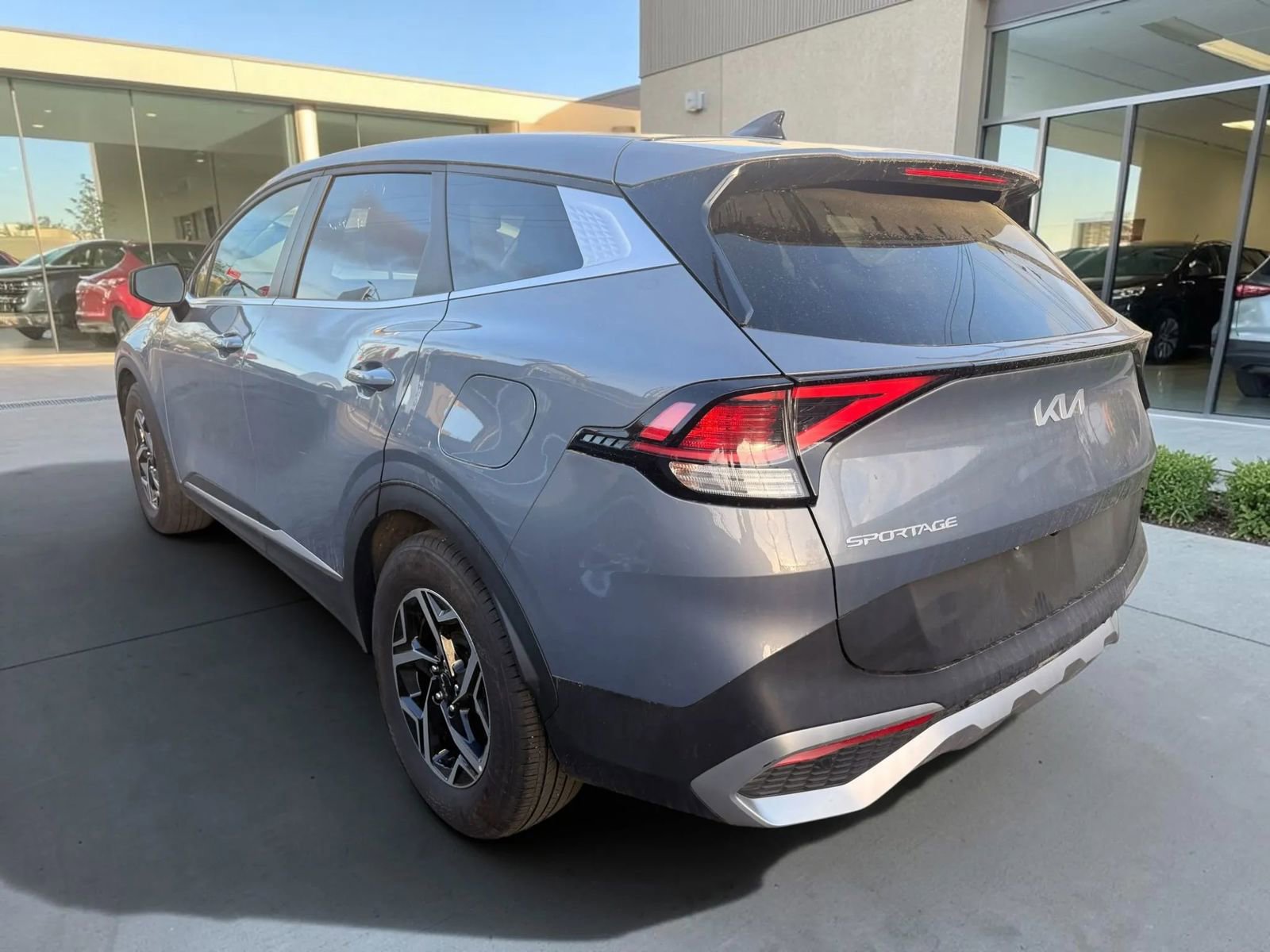 Used 2025 Kia Sportage LX FWD image 7