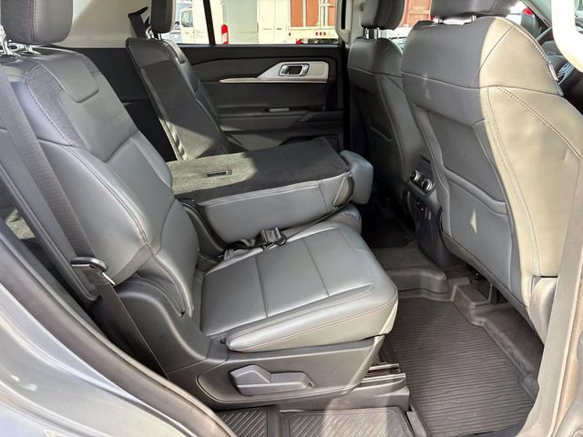 Used 2025 Ford Explorer Active w/ Active Comfort Package image 18