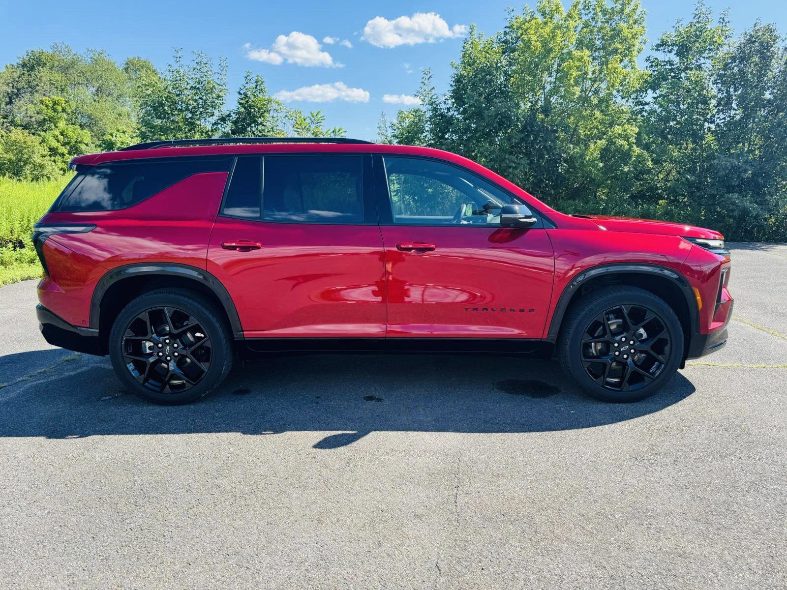 Used 2024 Chevrolet Traverse RS w/ LPO, Floor Liner Package image 10