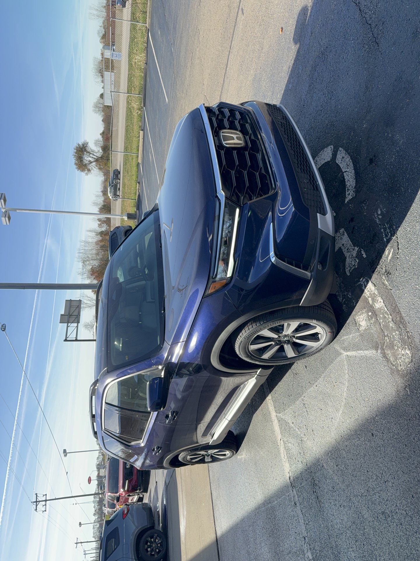 Used 2025 Honda Pilot Touring image 3