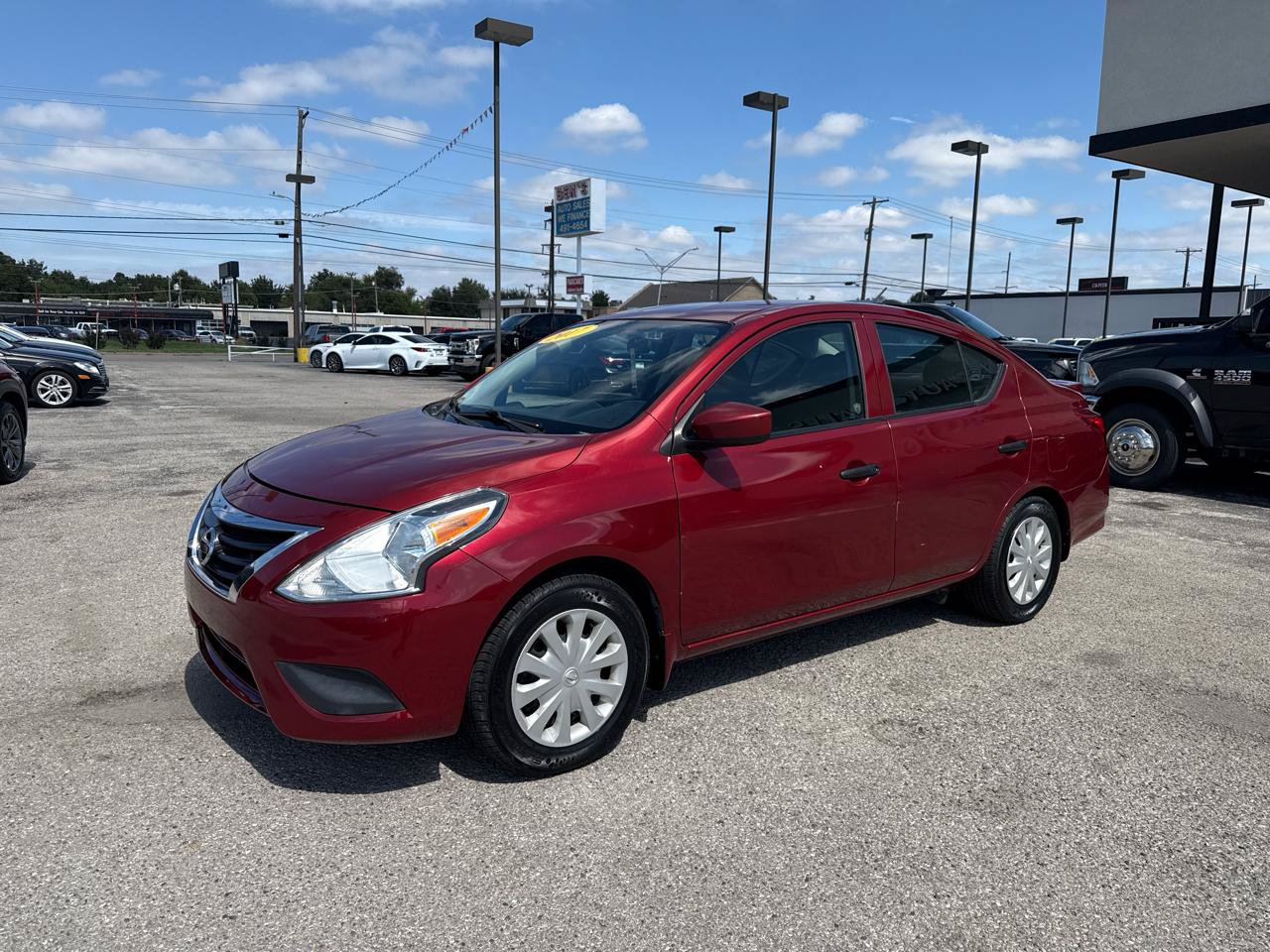 Used 2017 Nissan Versa S Plus FWD image 2