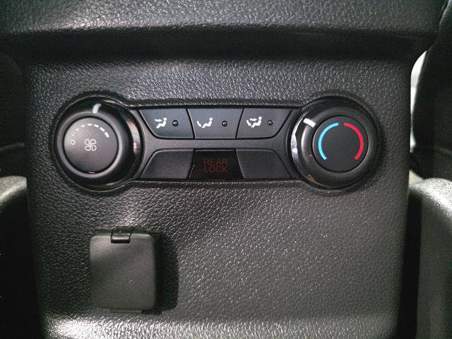 Used 2014 Ford Explorer XLT w/ Equipment Group 202A AWD/4WD image 29