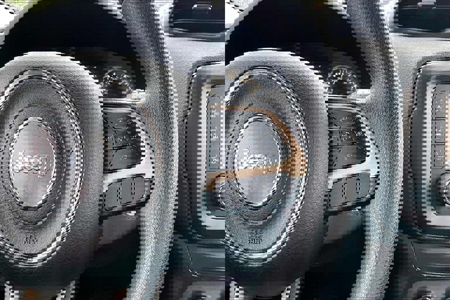 Used 2017 Jeep Renegade Sport w/ Power & Air Group FWD image 25