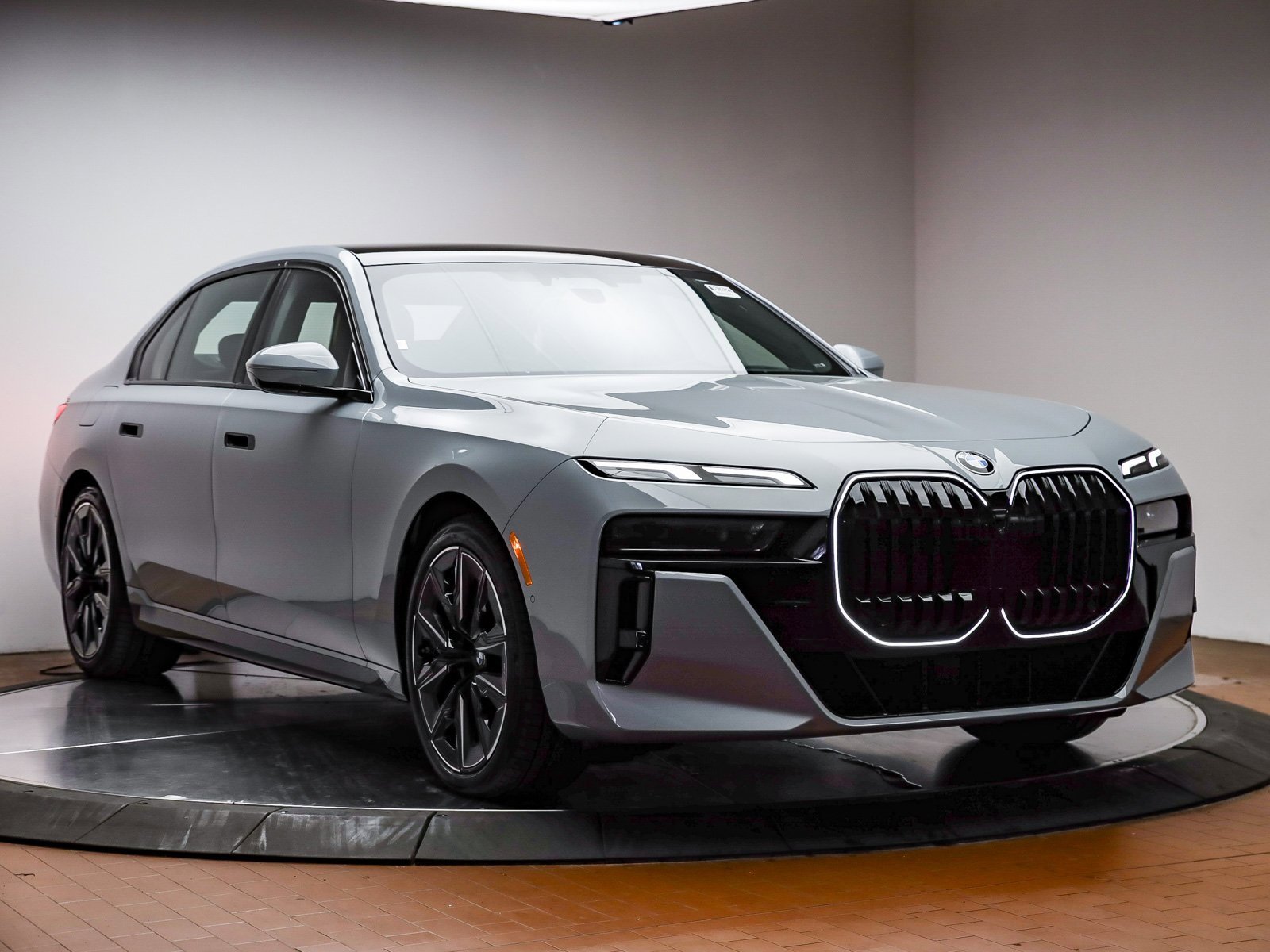 New 2025 BMW 760i xDrive image 3