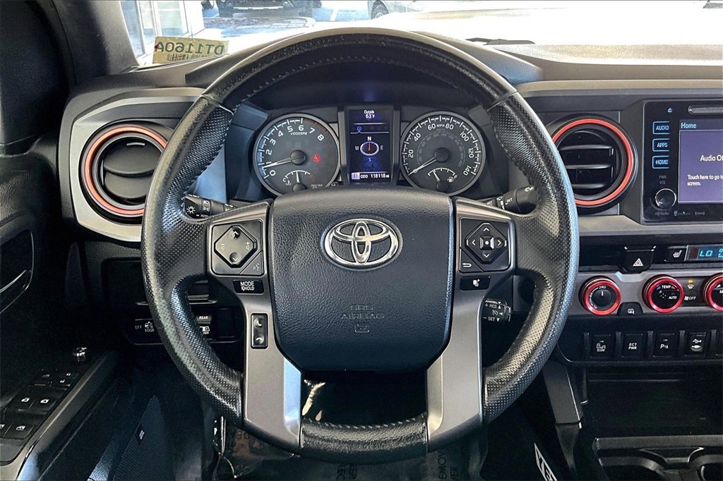 Used 2017 Toyota Tacoma TRD Sport image 9
